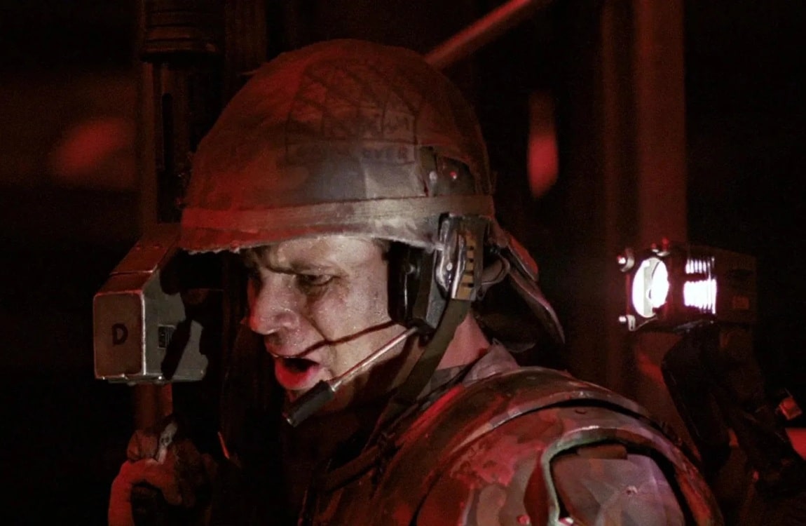 Hudson's combat helmet has a calendar on it in Aliens