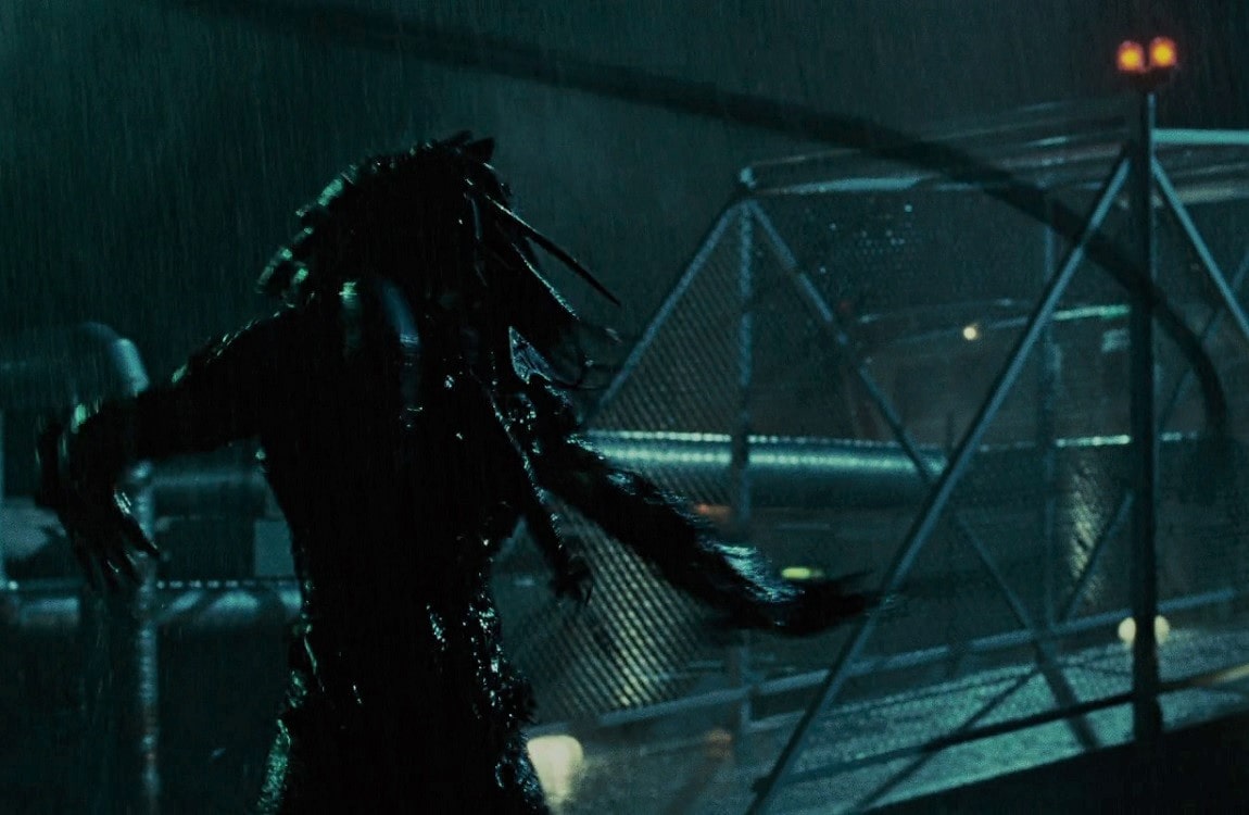 Wolf Predator using the Predator whip in Aliens vs. Predator: Requiem