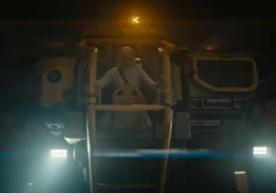 The Super Power Loader used by Tessa in Predator: Badlands